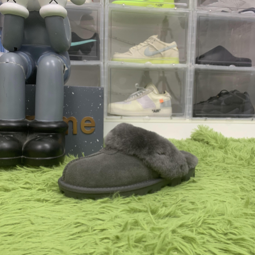 UGG Grey
